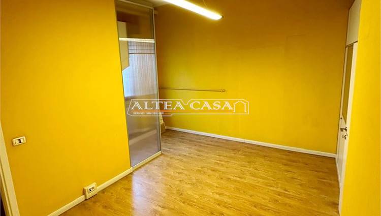 INTERNO