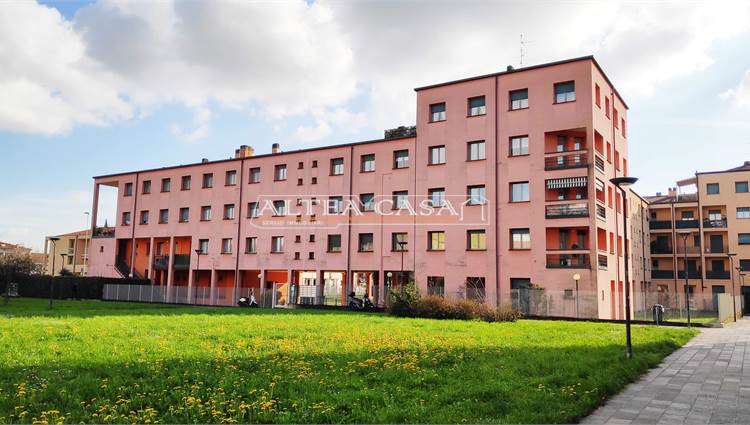 ESTERNO